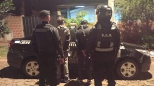 Detienen a dos “roba carteras” en Itaembé Guazú con siete bolsos de dudosa procedencia Detienen a dos “roba carteras” en Itaembé Guazú con siete bolsos de dudosa procedencia imagen-2