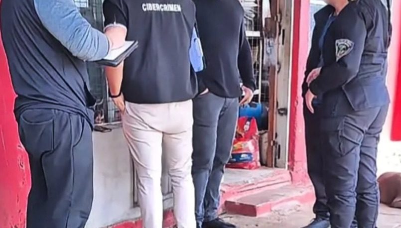 Detienen a un preceptor en Posadas por acosar a alumnas a través de redes sociales imagen-5
