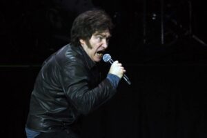 El “show” de Milei en medio del caso Espert: canta covers con “la banda presidencial” junto a Lilia Lemoine y Benegas Lynch imagen-2