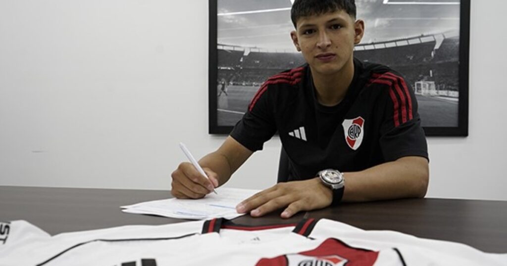 La nueva joya de River que firmó su contrato con la cláusula de 100 millones imagen-5