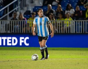 Aldana Cometti, la capitana con gol y voz de mando que llega a los 100 partidos con la selección argentina Aldana Cometti, la capitana con gol y voz de mando que llega a los 100 partidos con la selección argentina imagen-4