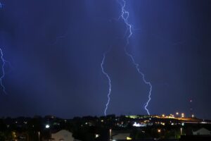 Hay alerta amarilla por tormenta, viento y lluvia para este martes 28 de octubre: las provincias afectadas Hay alerta amarilla por tormenta, viento y lluvia para este martes 28 de octubre: las provincias afectadas imagen-1