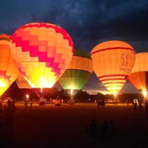 Buenos Aires Flota en Mercedes: cuándo es el festival de globos aerostáticos con un parque inflable y show nocturno imagen-2