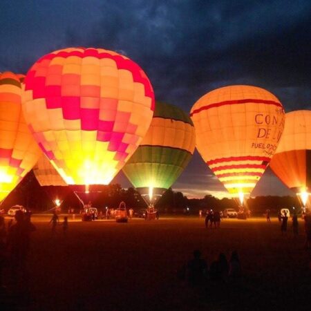 Buenos Aires Flota en Mercedes: cuándo es el festival de globos aerostáticos con un parque inflable y show nocturno imagen-4
