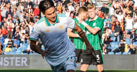 Dybala metió un golazo de derecha para que la Roma quede como líder en Italia con Napoli y dejó un festejo especial para su hijo en camino Dybala metió un golazo de derecha para que la Roma quede como líder en Italia con Napoli y dejó un festejo especial para su hijo en camino imagen-17