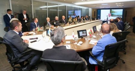 Tras los operativos en Río de Janeiro, un grupo de gobernadores de derecha salió al cruce de Lula da Silva y creó el ‘Consorcio de la paz’ contra el crimen Tras los operativos en Río de Janeiro, un grupo de gobernadores de derecha salió al cruce de Lula da Silva y creó el 'Consorcio de la paz' contra el crimen imagen-24