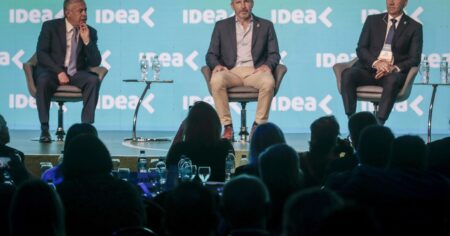 "Con nosotros solos no alcanza": la advertencia a Milei de uno de los gobernadores aliados del Gobierno imagen-8