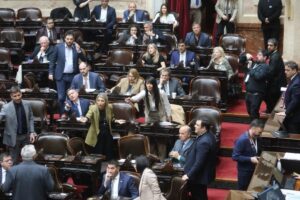Diputados. El oficialismo superará el centenar de bancas con sus aliados de Pro y aspira a convertirse en primera fuerza Diputados. El oficialismo superará el centenar de bancas con sus aliados de Pro y aspira a convertirse en primera fuerza imagen-1