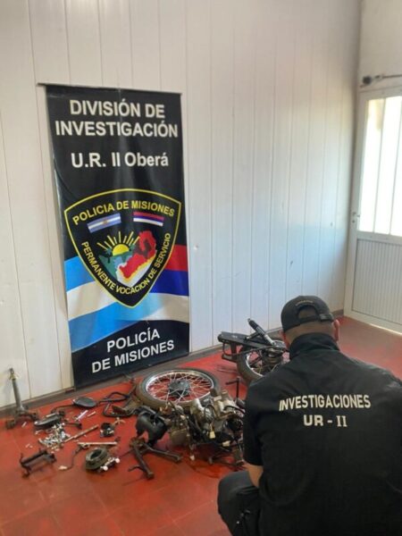 La Policía de Oberá recuperó una moto robada y detuvo a varios sospechosos en distintos operativos imagen-22