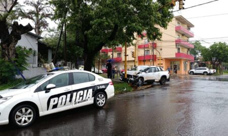 Quiso llevarse whisky sin pagar, chocó en la fuga y siguió el escape a pie Quiso llevarse whisky sin pagar, chocó en la fuga y siguió el escape a pie imagen-7