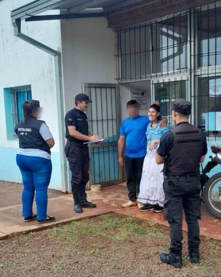 Operativo electoral: detuvieron a un prófugo por grooming y hallaron a una joven que era buscada en Oberá Operativo electoral: detuvieron a un prófugo por grooming y hallaron a una joven que era buscada en Oberá imagen-63