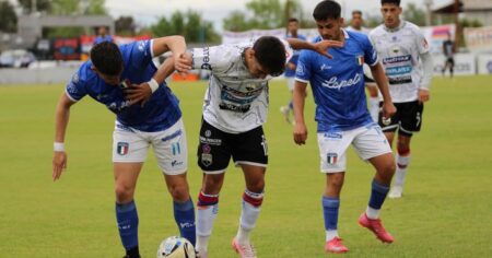 Deportivo Armenio metió un triunfazo y se cortó en lo más alto de la Primera B por el empate de Midland imagen-10