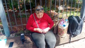 Jubilada obereña denuncia que su vivienda fue usurpada por una familiar y se encadena frente a Casa de Gobierno imagen-1