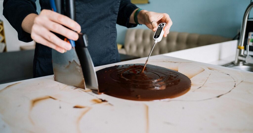 Cómo derretir chocolate como un chef profesional en el microondas: la técnica para que no se queme Cómo derretir chocolate como un chef profesional en el microondas: la técnica para que no se queme imagen-5
