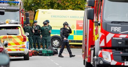 Ataque a una sinagoga en Manchester: hay al menos cuatro heridos acuchillados y el agresor recibió un tiro imagen-21