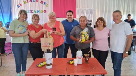 El Bingo del Mateando reunió a más de cien adultos mayores en una jornada de amistad y tradición imagen-116