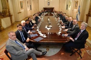 Milei se reunió en la Casa Rosada con los gobernadores para buscar acuerdos políticos Milei se reunió en la Casa Rosada con los gobernadores para buscar acuerdos políticos imagen-10