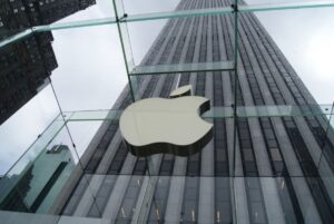 Bajo presión, Apple eliminó una app que permitía reportar de forma anónima la ubicación de los agentes migratorios de EE.UU. imagen-4