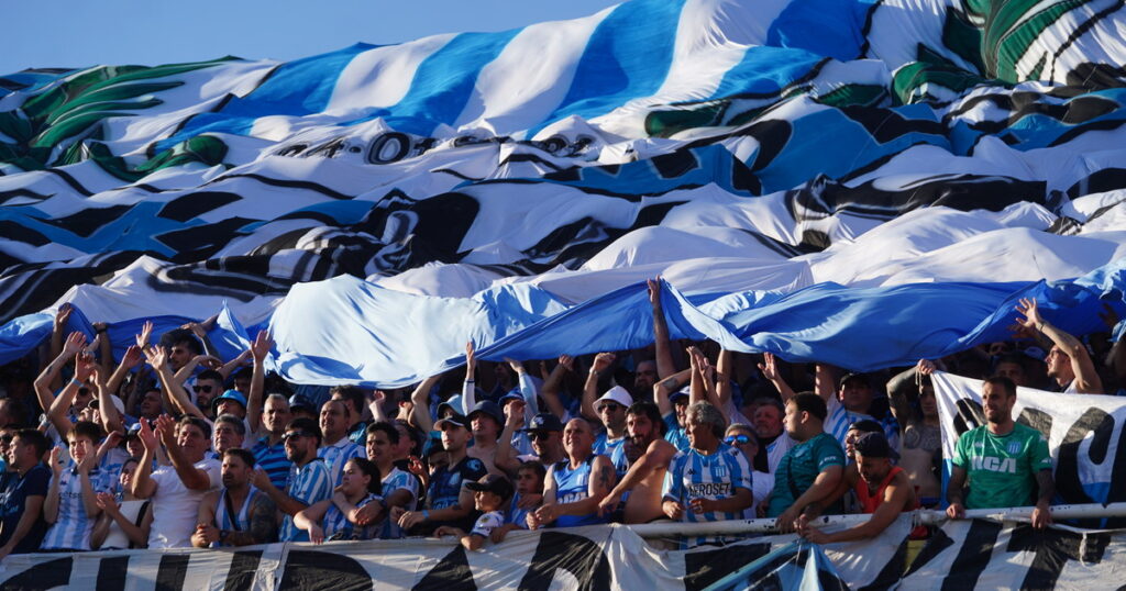 Marcha atrás de Aprevide: Racing podrá tener público en la cancha de Banfield imagen-40