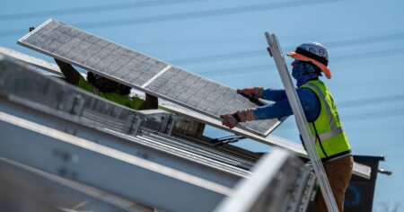La cancelación de un programa solar destinado a hogares de bajos ingresos provoca una batalla legal y ambiental en EEUU imagen-13