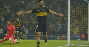 Con Cavani en el banco, Milton Giménez metió un doblete en 16 minutos imagen-1