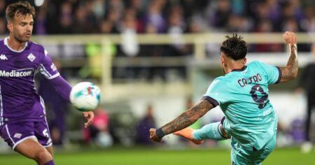 Video: el gol de volea de Santiago Castro a la Fiorentina Video: el gol de volea de Santiago Castro a la Fiorentina imagen-17