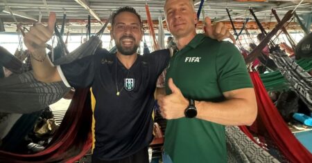 Anderson Daronco, de un penal muy polémico a un viaje en barco de 12 horas para dirigir un partido amateur Anderson Daronco, de un penal muy polémico a un viaje en barco de 12 horas para dirigir un partido amateur imagen-20