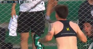 Video: el asistente dio offside pero el VAR dio gol de San Martín a Independiente imagen-1