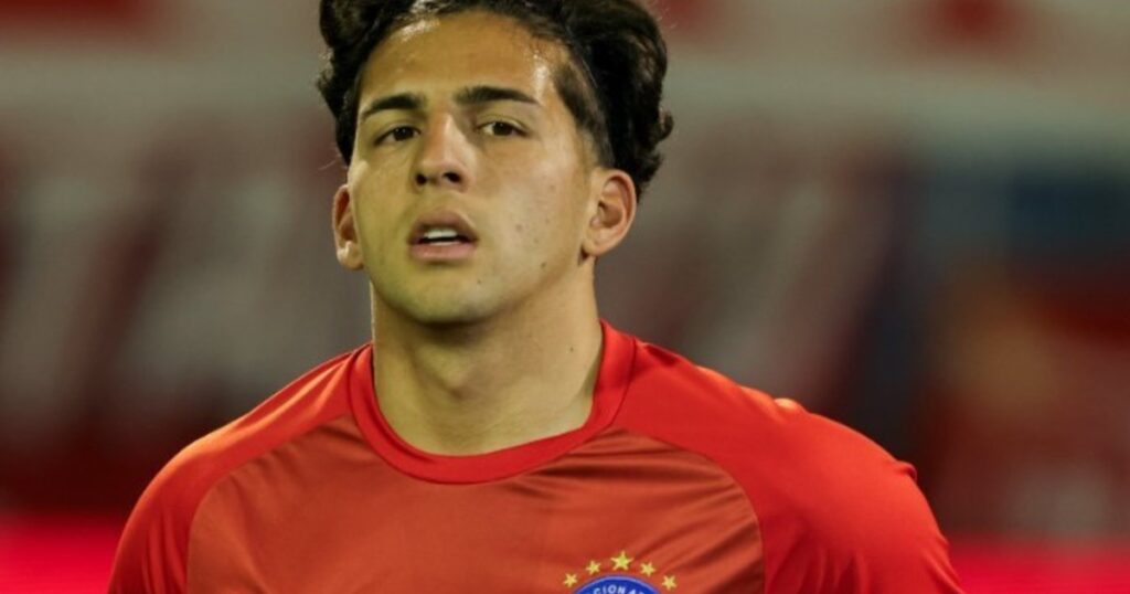 López Muñoz: gol, gran partido y «Diego me está acompañando desde arriba» López Muñoz: gol, gran partido y "Diego me está acompañando desde arriba" imagen-4