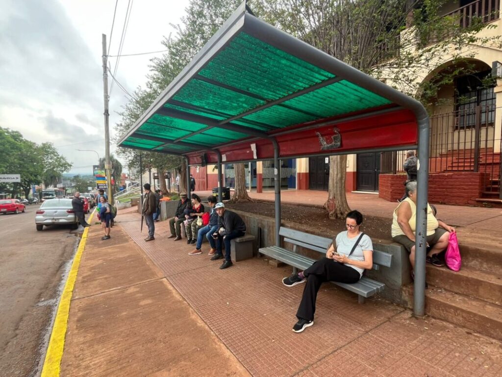 Paro de colectivos en Eldorado: la empresa interrumpió el servicio y el municipio impulsa la emergencia del transporte imagen-4
