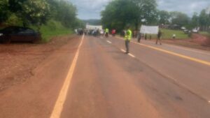 Corte de ruta en Mado: vecinos reclaman agua, luz y regularización de tierras imagen-2
