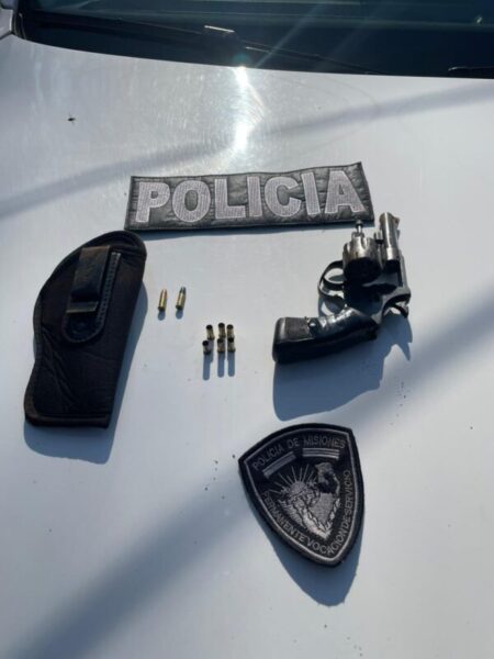 Intentó disparar contra la Policía tras amenazar a vecinos: fue detenido en Eldorado imagen-24