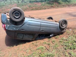 Despiste y vuelco de un automóvil en Itaembé Guazú dejó una persona lesionada imagen-1