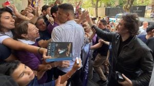 Milei encabezó una recorrida en Corrientes junto a su hermana y la candidata a diputada Virginia Gallardo: «Les pido que no aflojen» imagen-3