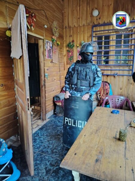 Tenía prisión domiciliaria y seguía delinquiendo: disparó contra los vecinos y le hallaron drogas y armas en su casa imagen-6