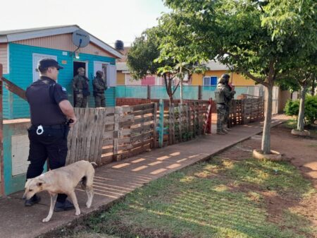 La Policía de Misiones desarticula una red de narcomenudeo y robos tras allanamientos en Posadas imagen-22