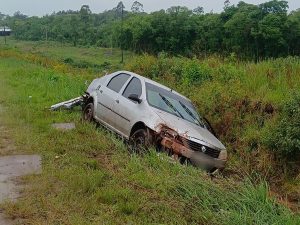 Camioneta y auto protagonizan choque en Aristóbulo del Valle imagen-15