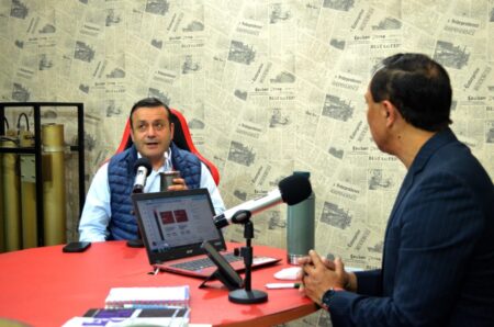 Herrera Ahuad: «Entre extremos ideológicos hay que buscar el punto de equilibrio para llevar adelante las políticas públicas que beneficien a la gente» imagen-106