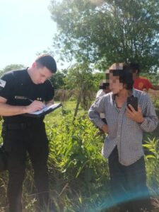 Policías de Ruiz de Montoya asistieron a un niño que se había perdido en el monte Policías de Ruiz de Montoya asistieron a un niño que se había perdido en el monte imagen-2