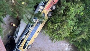 Un colectivo cayó a un arroyo tras chocar con un auto en la Ruta Nacional 14: hay fallecidos y varios heridos Un colectivo cayó a un arroyo tras chocar con un auto en la Ruta Nacional 14: hay fallecidos y varios heridos imagen-2