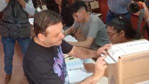 Oscar Herrera Ahuad:”Es importante que la gente vaya a votar y no deje su decisión en manos de nadie” Oscar Herrera Ahuad:”Es importante que la gente vaya a votar y no deje su decisión en manos de nadie” imagen-3