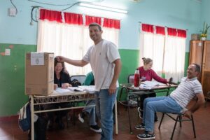 Más del 45% del padrón ya votó en San Javier: el intendente Vilchez llamó a seguir fortaleciendo la democracia Más del 45% del padrón ya votó en San Javier: el intendente Vilchez llamó a seguir fortaleciendo la democracia imagen-1