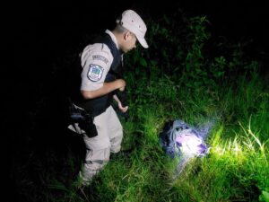 Prefectura secuestró droga valuada en $70 millones, hay dos detenidos Prefectura secuestró droga valuada en $70 millones, hay dos detenidos imagen-1