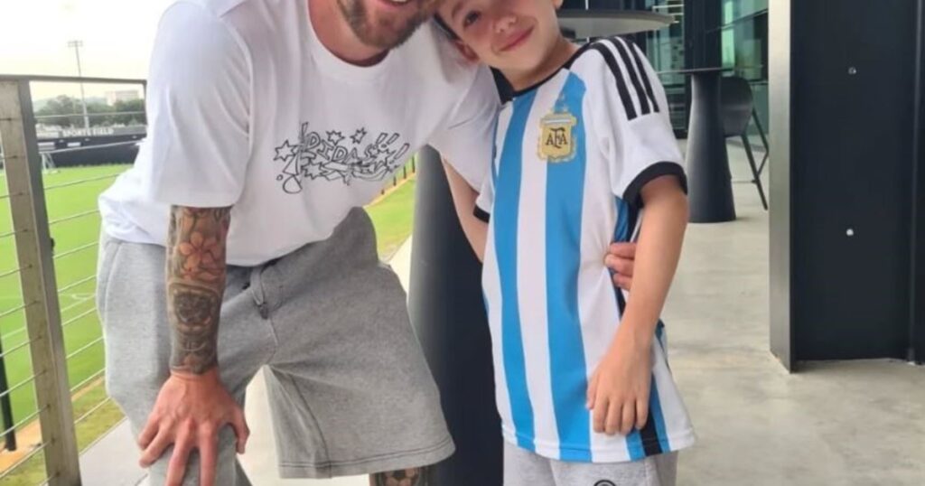 La emotiva historia del nene que se volvió viral después de conocer a Messi imagen-45