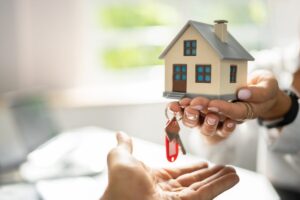 Buenas noticias para inquilinos y propietarios de California: la nueva ley que evitará que paguen miles de dólares imagen-1