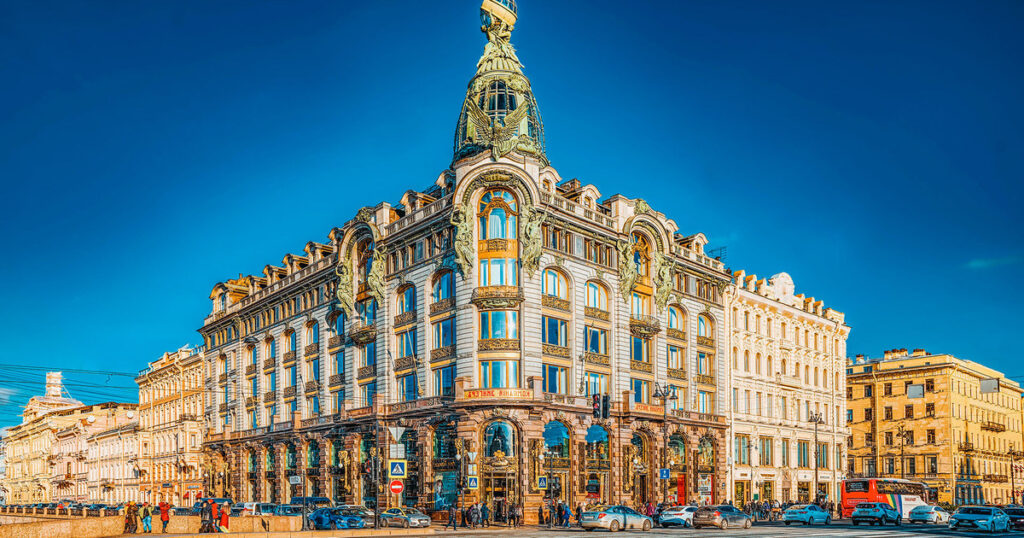 Un edificio icónico, dos guerras y acusaciones de espionaje: la historia detrás de la librería más popular de San Petersburgo imagen-5