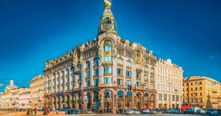 Un edificio icónico, dos guerras y acusaciones de espionaje: la historia detrás de la librería más popular de San Petersburgo imagen-17