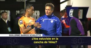 El divertido cruce de Guillermo Barros Schelotto con un árbitro en la cancha de Riestra imagen-1