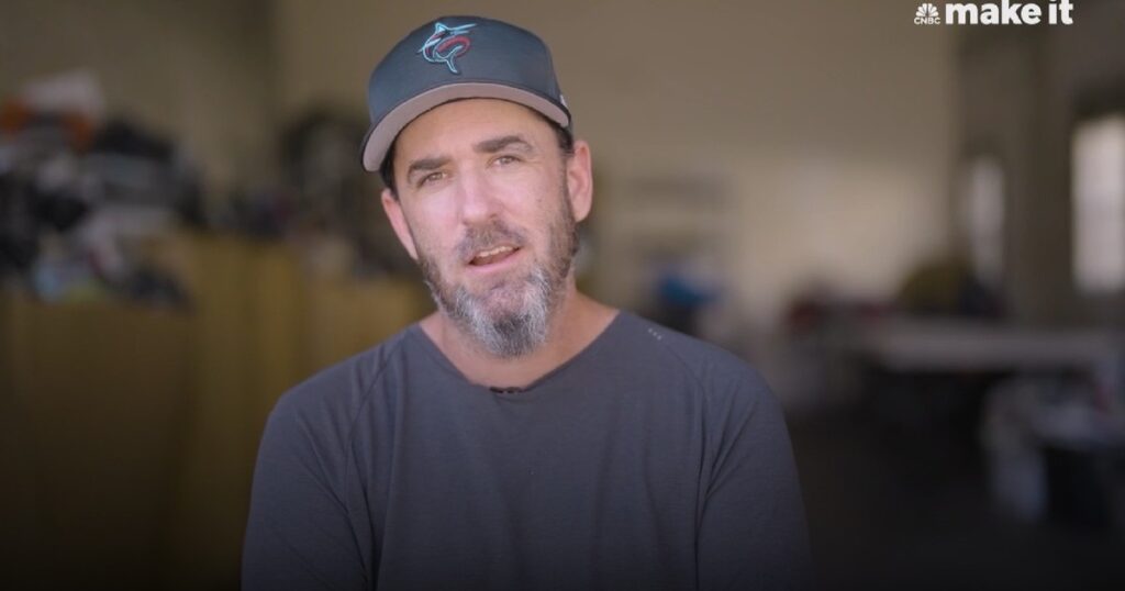 De estar desempleado a hacerse millonario vendiendo ropa de segunda mano en EBay para mantener a su hijo: la increíble historia de Rick Senko De estar desempleado a hacerse millonario vendiendo ropa de segunda mano en EBay para mantener a su hijo: la increíble historia de Rick Senko imagen-5