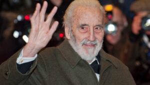 Christopher Lee estaba harto de hacer este personaje, pero lo aceptaba una y otra vez para que la gente no se quedara sin trabajo Christopher Lee estaba harto de hacer este personaje, pero lo aceptaba una y otra vez para que la gente no se quedara sin trabajo imagen-2